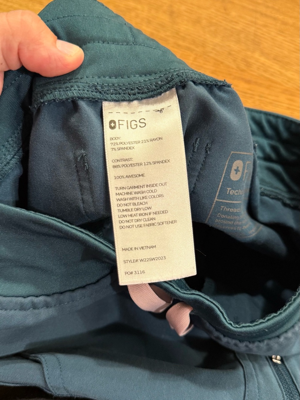FIGS Yola Skinny Scrub Pants - Picture 4 of 9